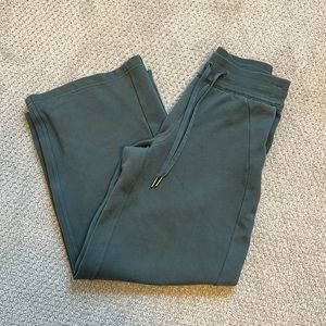 Lululemon Softstreme Pants in dark forrest size 4